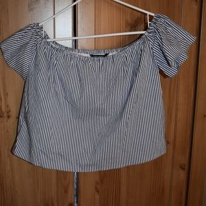 💎💎💎 3/$20 Zara off the shoulder crop top